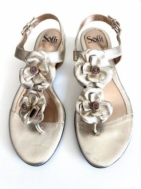 Söfft Gold Leather Floral Sandals - Size 8.5